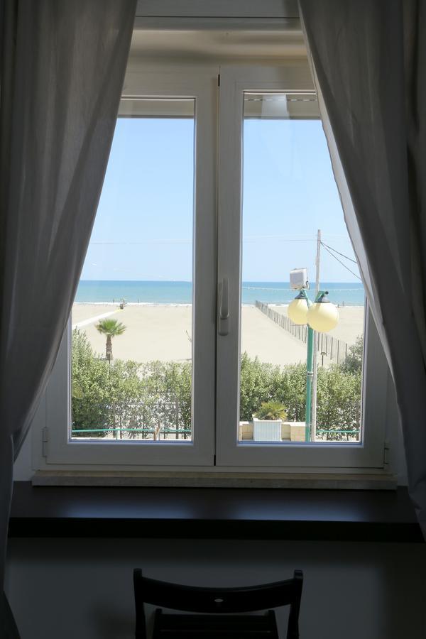 Rooms La Perla Del Mare Margherita Di Savoia Eksteriør bilde