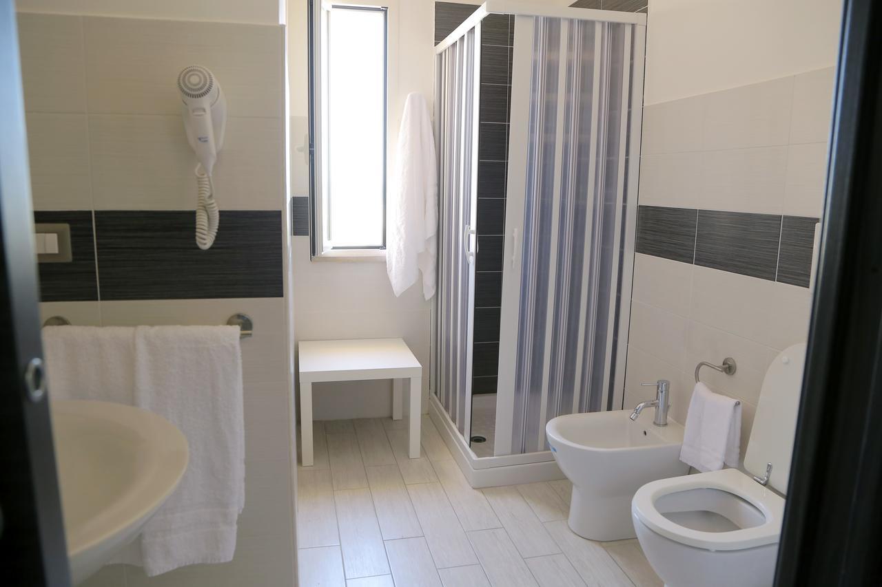 Rooms La Perla Del Mare Margherita Di Savoia Eksteriør bilde